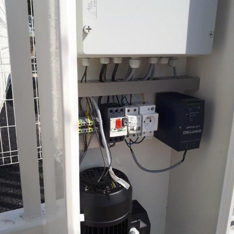 moteur en cours de câblage