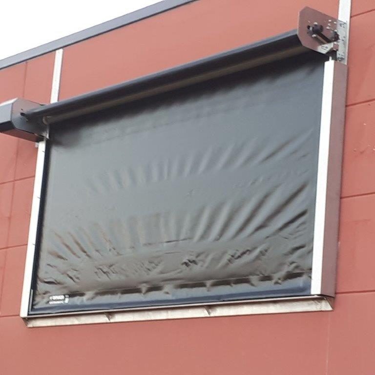 porte servant à occulter un écran lors de présentation au public
